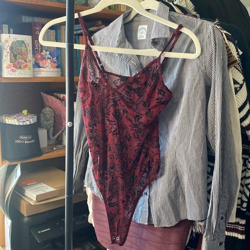 FOREVER 21 floral bodysuit